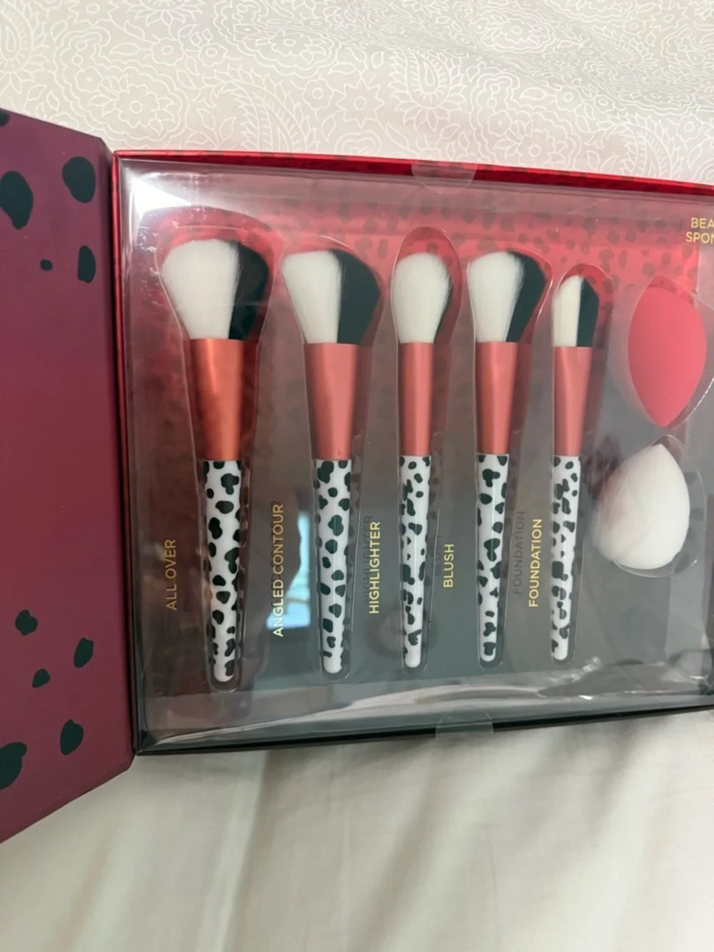 Disney Villains Cruella 7-Piece Blending Brush Set - Red & Dalmatian Print